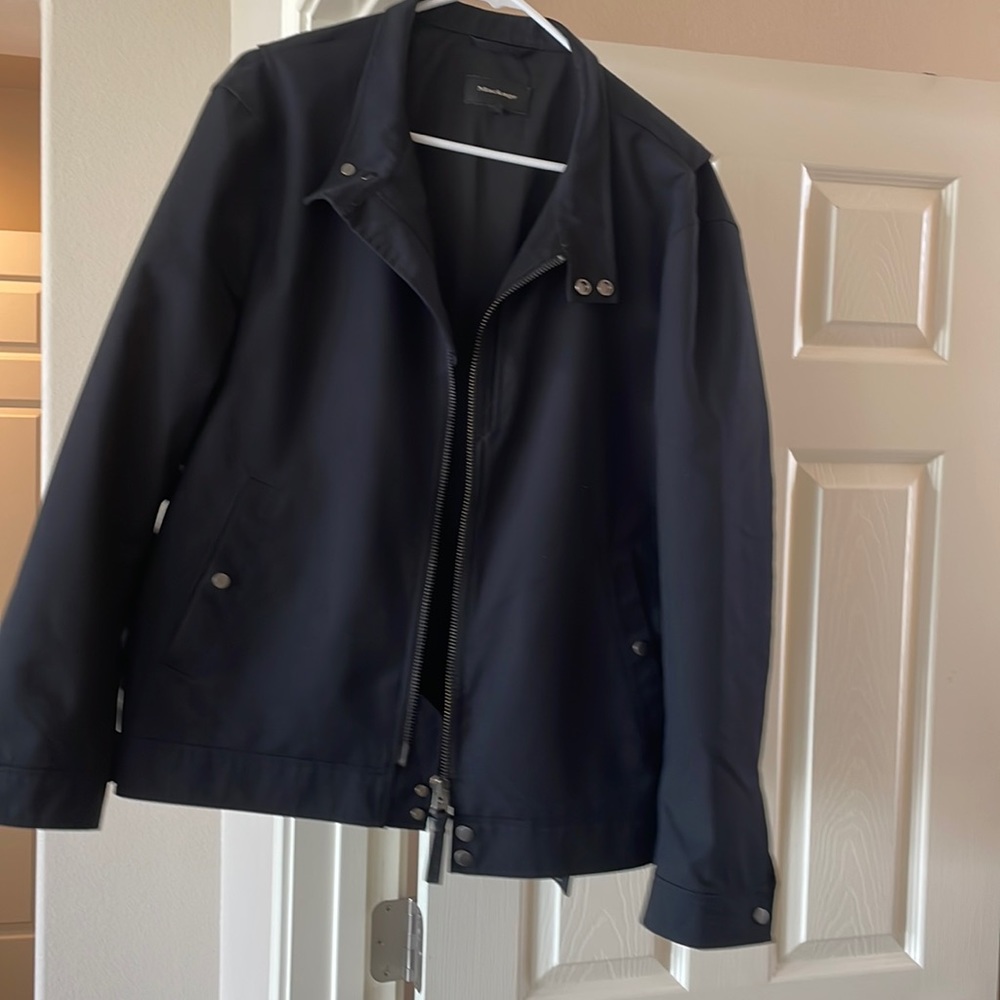 Mens Mackage light weight jacket zip up front. Looks BRAND NEW!